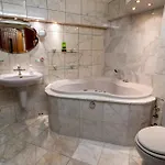 Altes Landwarenhaus Mit Garten Und Zubuchbarer Sauna شقة Hedersleben