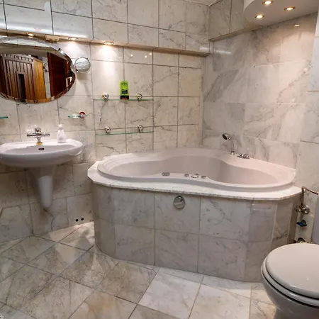 Altes Landwarenhaus Mit Garten Und Zubuchbarer Sauna Apartament Hedersleben