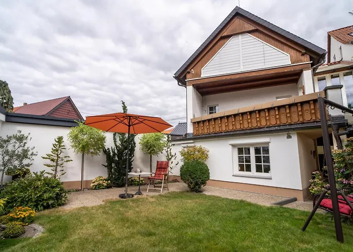 Altes Landwarenhaus Mit Garten Und Zubuchbarer Sauna